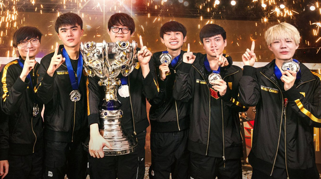 意甲：国际米兰5比1轻取体育米兰 暂居积分榜榜首