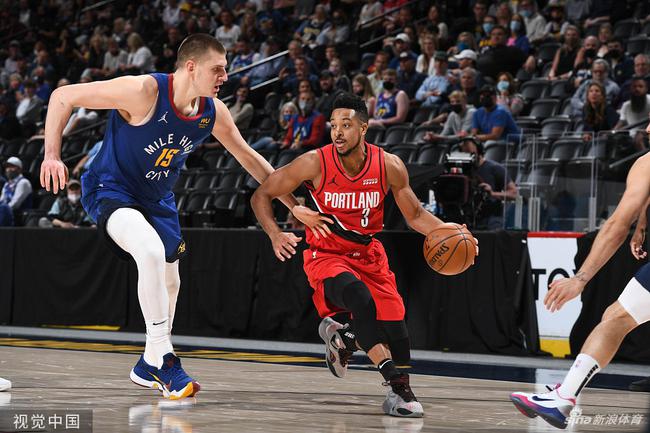 网球选手以 网球选手以