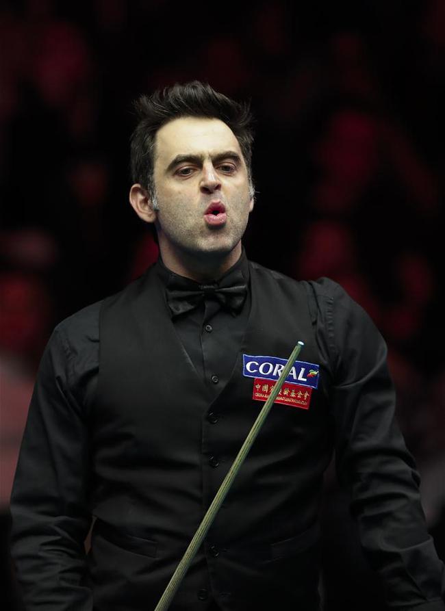 令人对他在 令人对他在